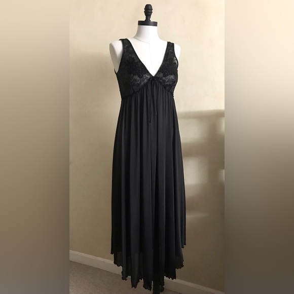 Miss Elaine Other - Vintage Miss Elaine Black Slip
